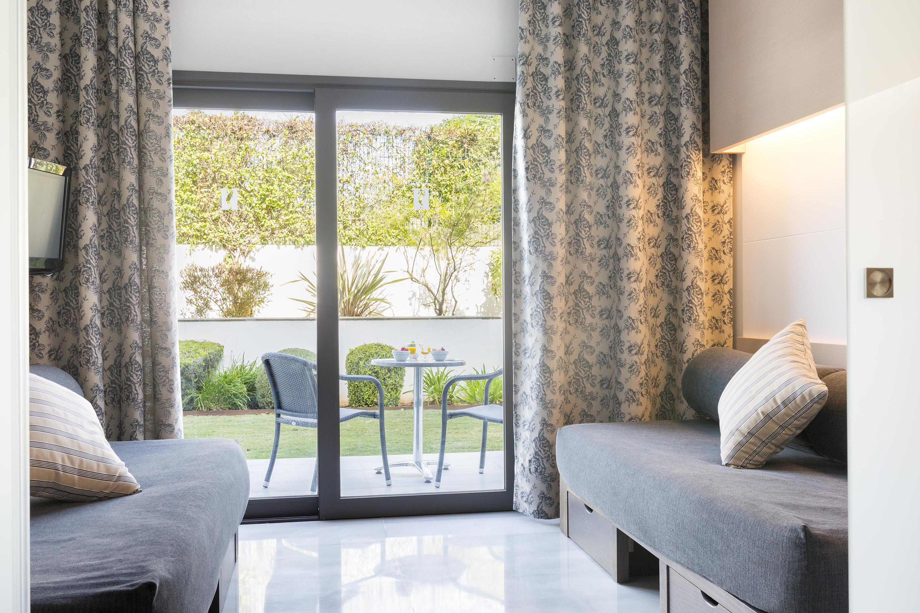 Familiar Room Balcony or Terrace