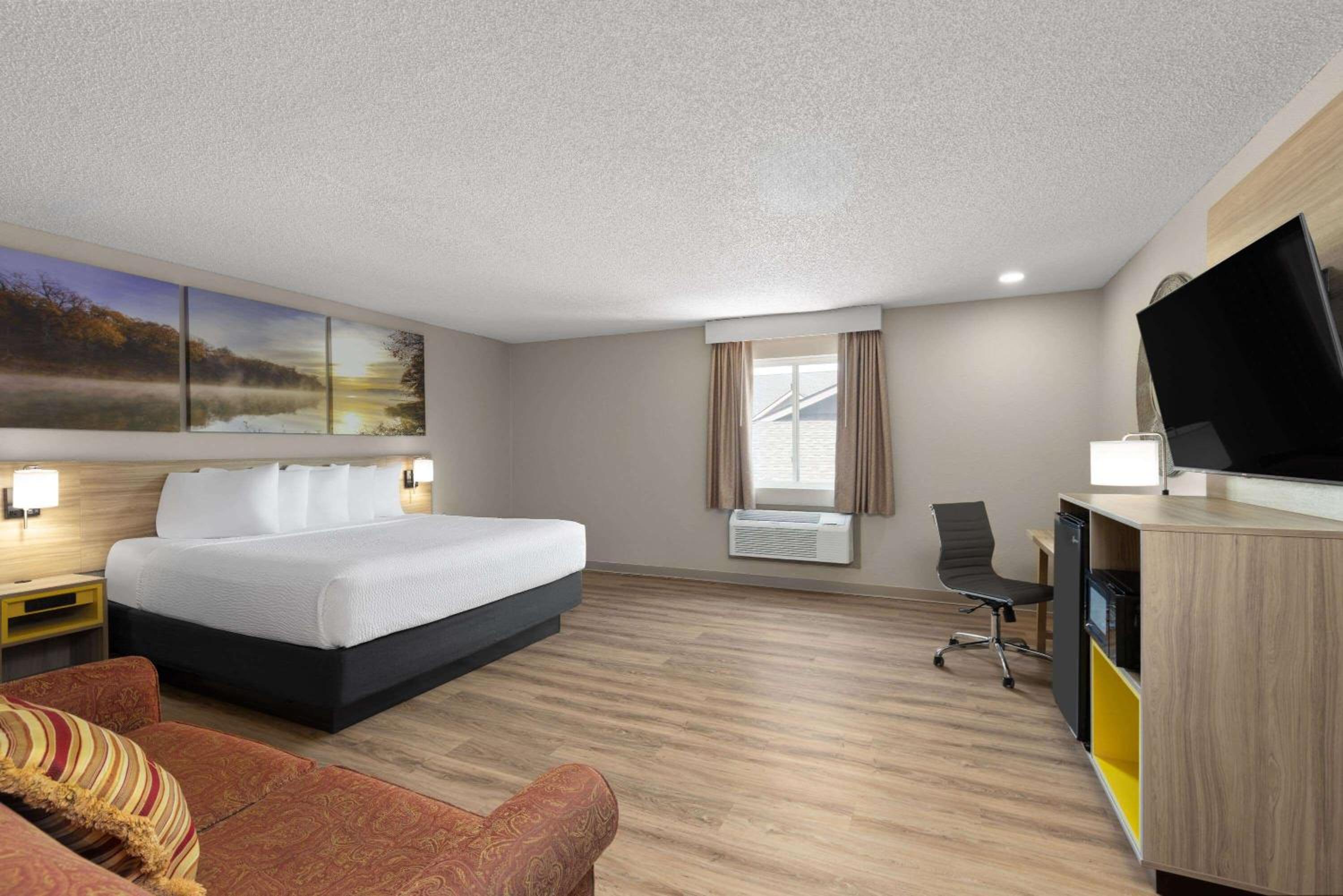 Deluxe, Suite, King Bed