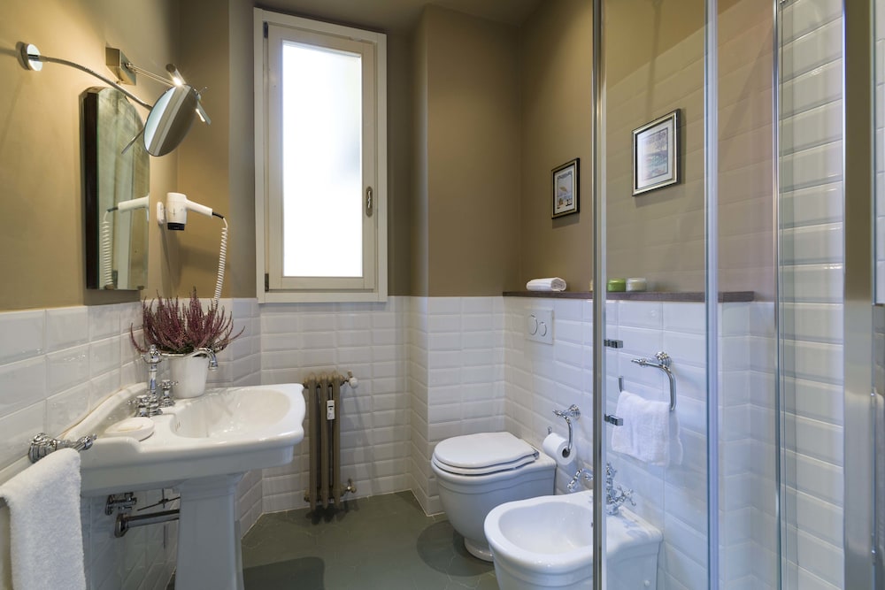 Frimi Boutique Rooms B and B 33/38