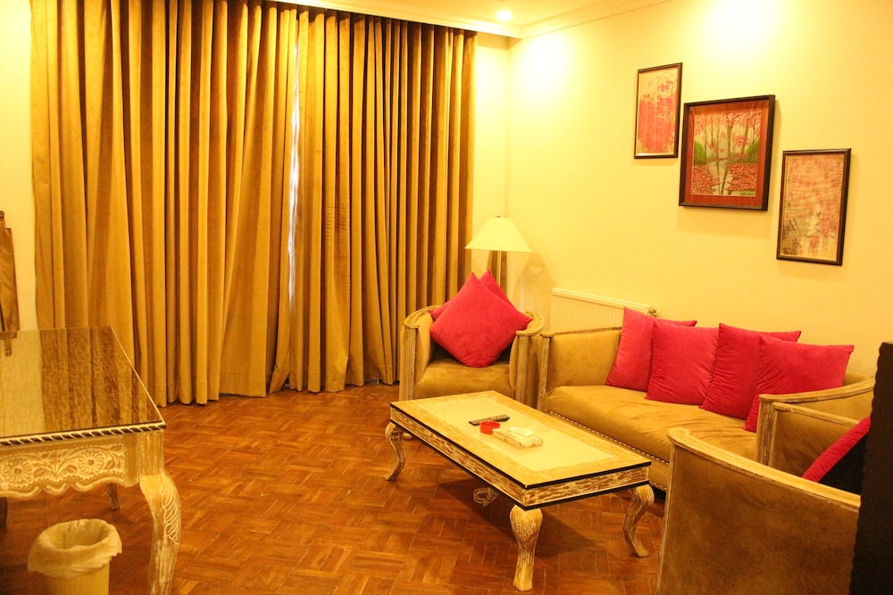 Shangrila Resort Hotel 24/50