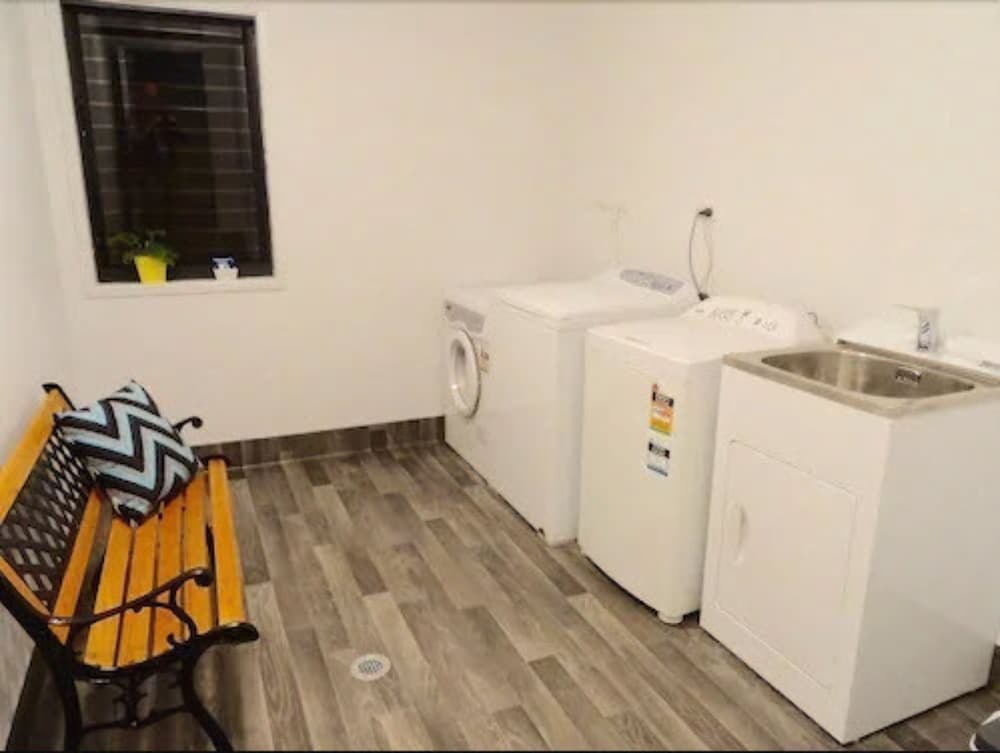 BKs Premier Motel Hamilton 19/38