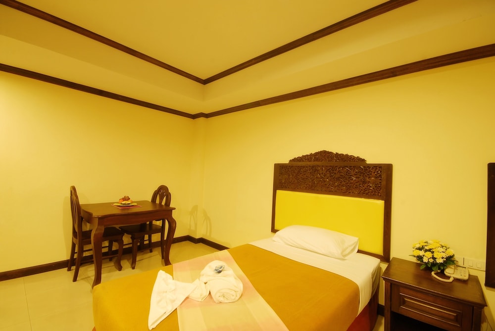Golden Villa 22/47
