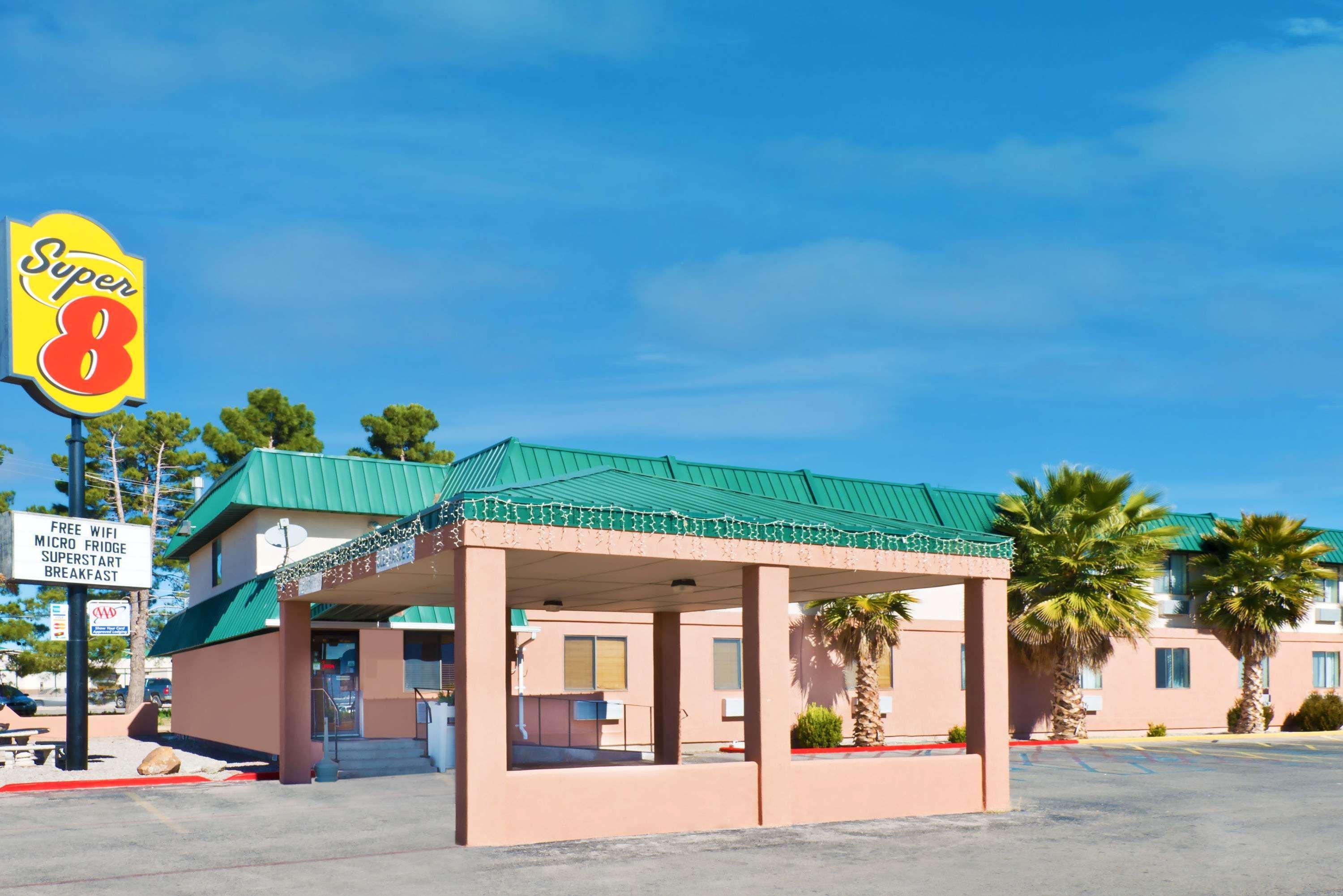 Super 8 by Wyndham Alamogordo/White Sands 6/23