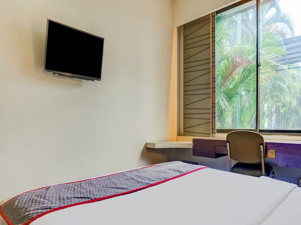 Grand Cikarang Hotel 30/50