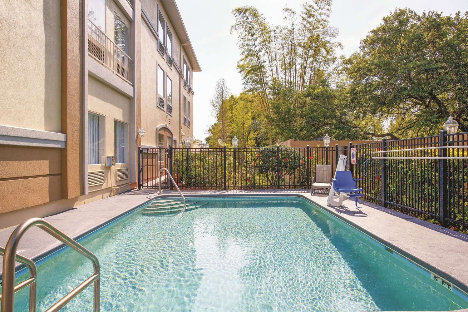 La Quinta Inn & Suites by Wyndham - Tampa South 25/27