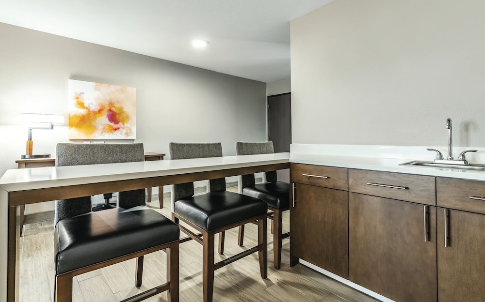 La Quinta Inn And Suites By Wyndham Seattle Federal Way 45/49