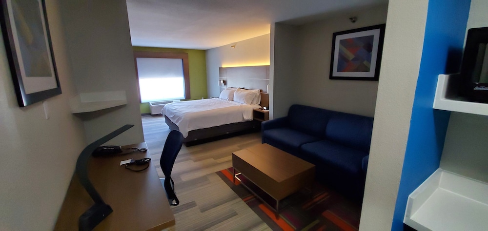 Holiday Inn Express Hotel And Suites Kinston 56/72