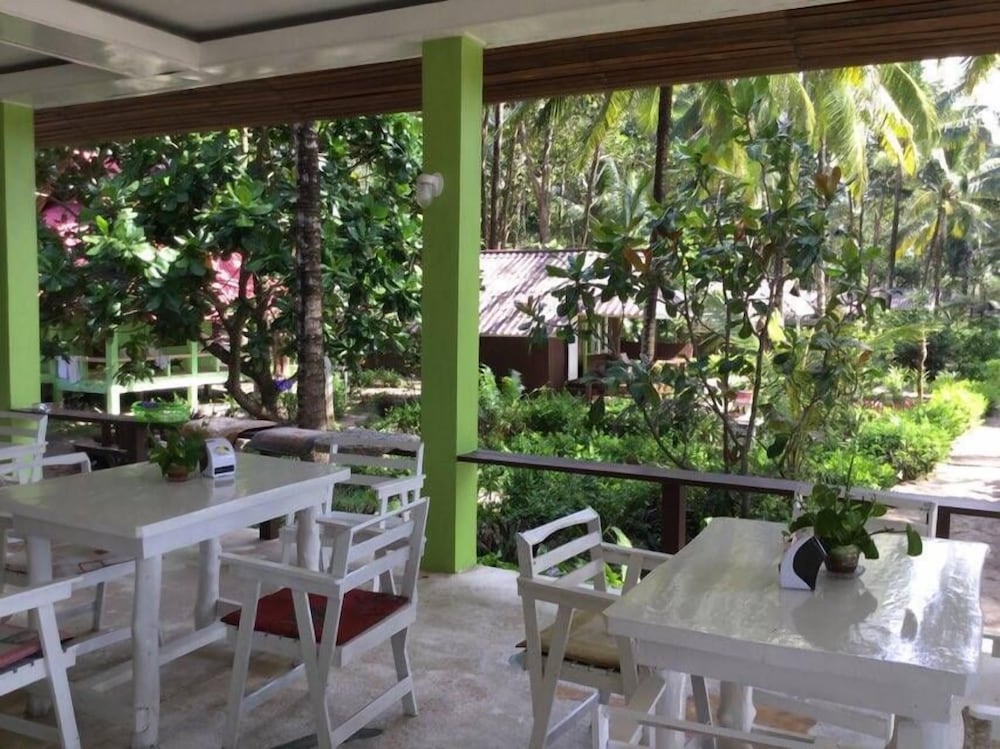Phayam Coconut Beach Resort 32/50