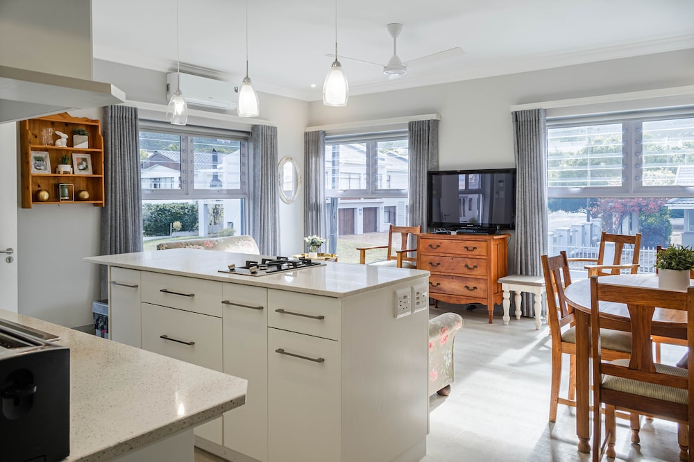 Whale Coast Ocean Villa 39/50