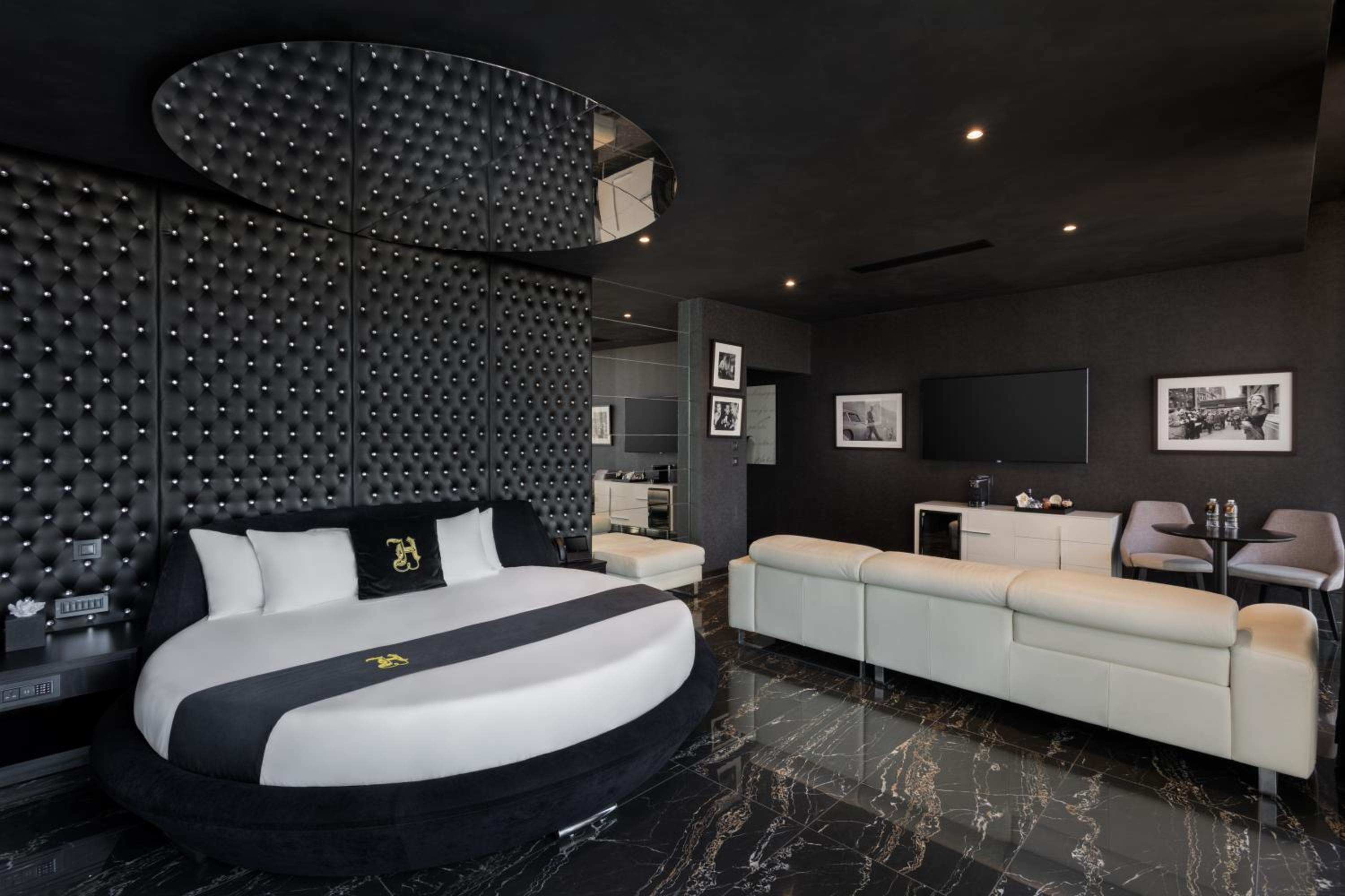 Superior, Suite, King Bed, Sauna