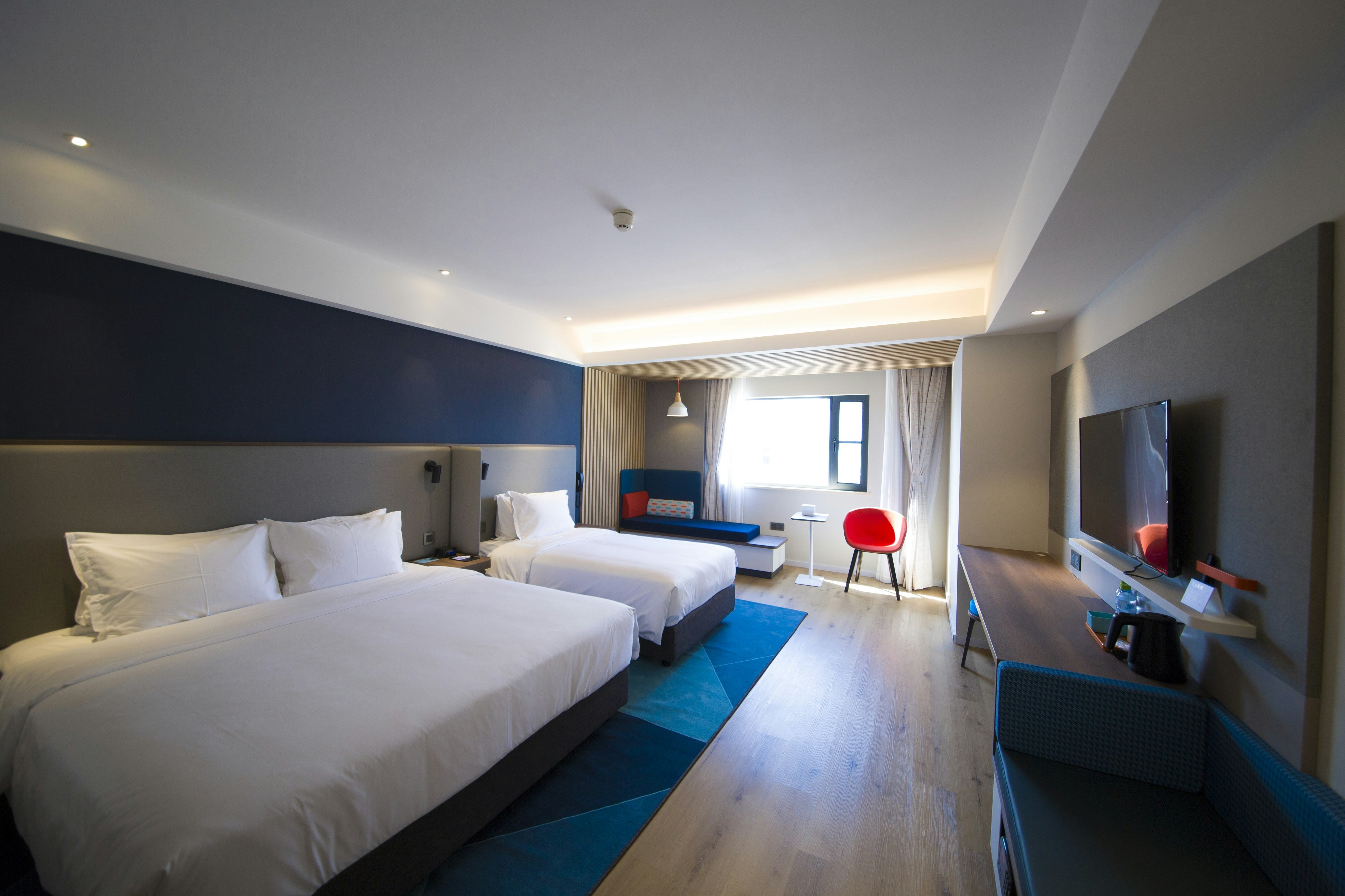HOLIDAY INN EXPRESS SANYA BAY 18/50