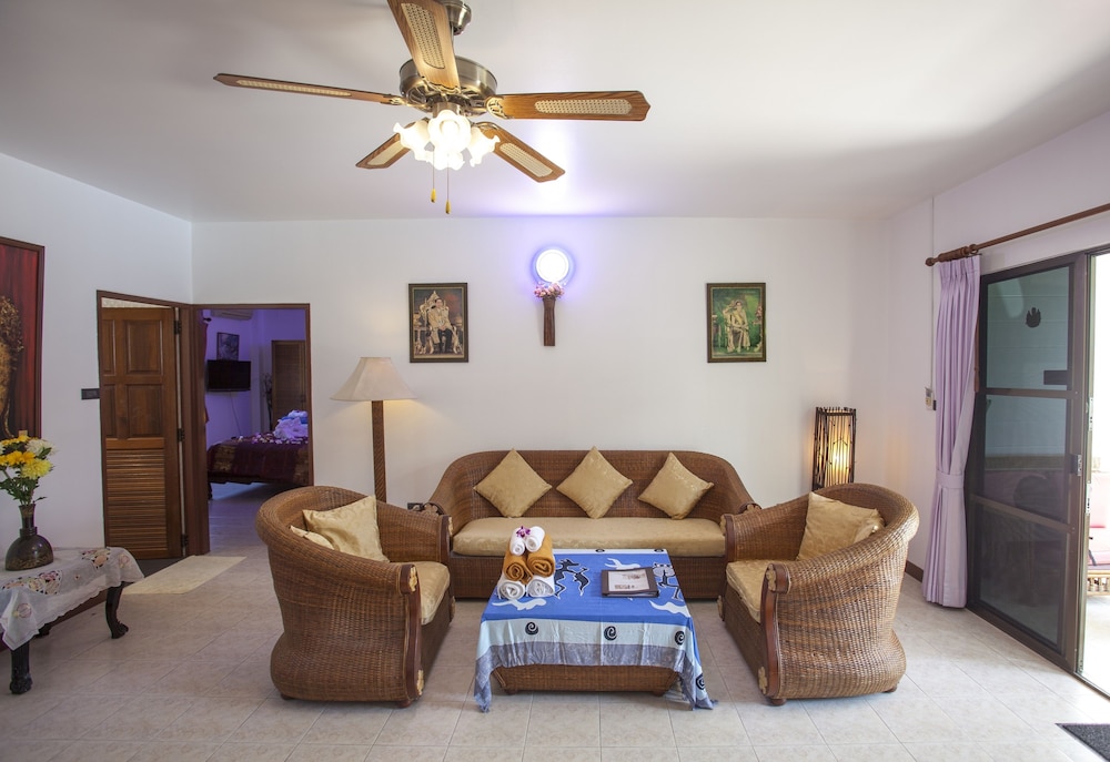 Ya Nui Resort 38/81