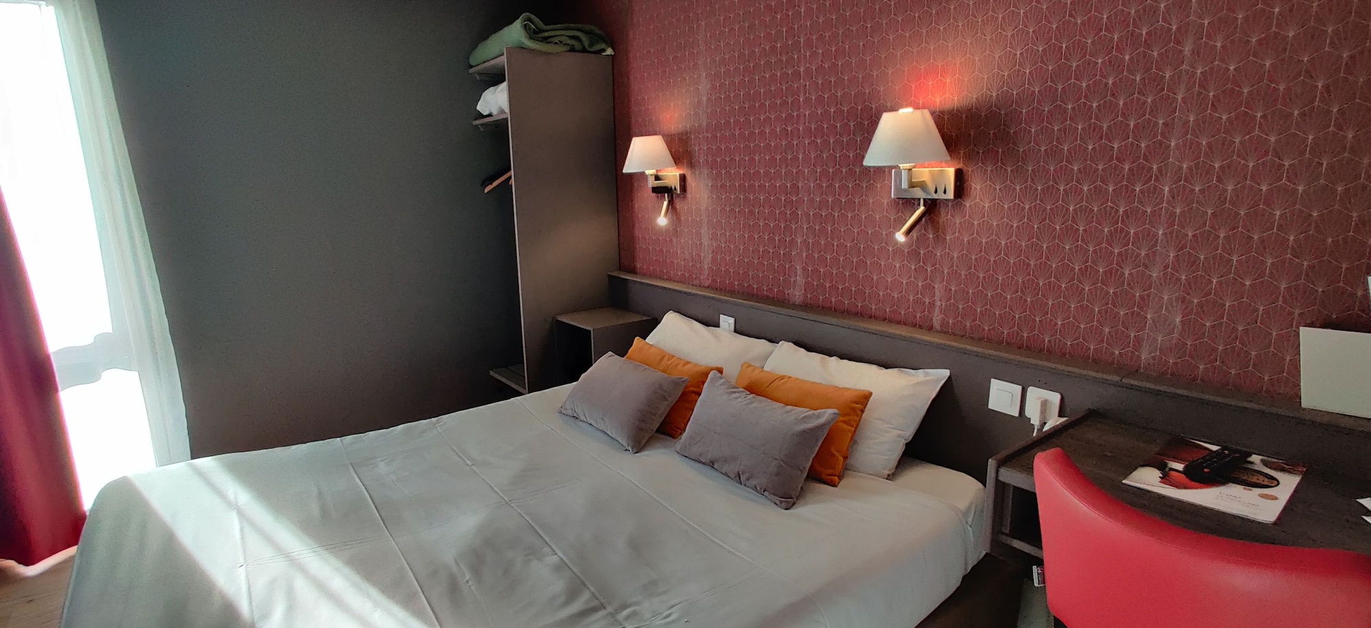 Multiple Bedrooms, Economy, Double Bed