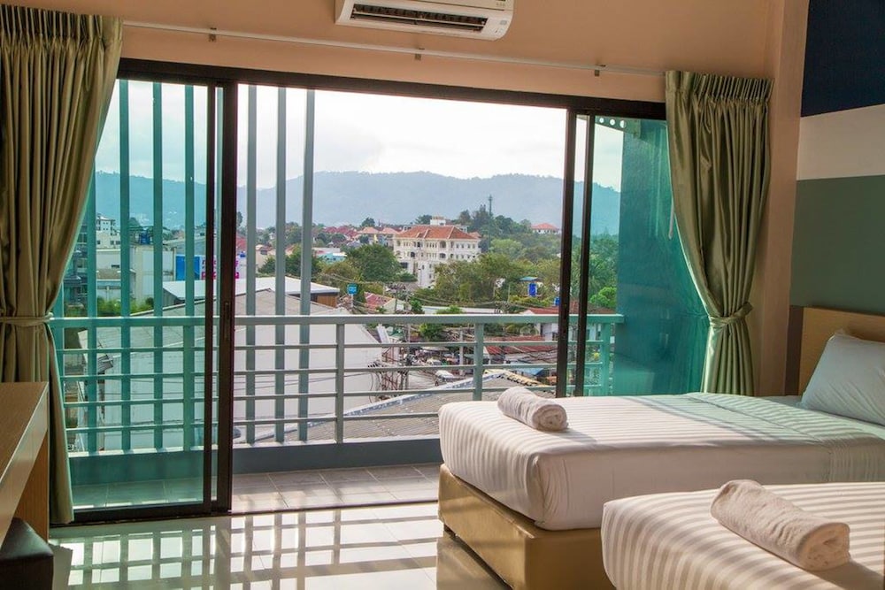 JJ Residence Phuket Town by ZUZU 20/38