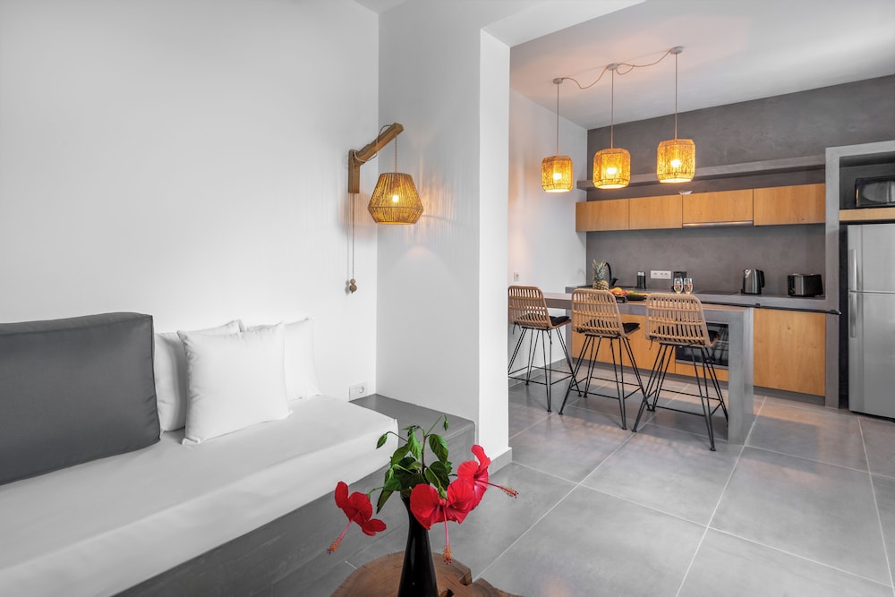 Eleni Apart Hotel 68/69
