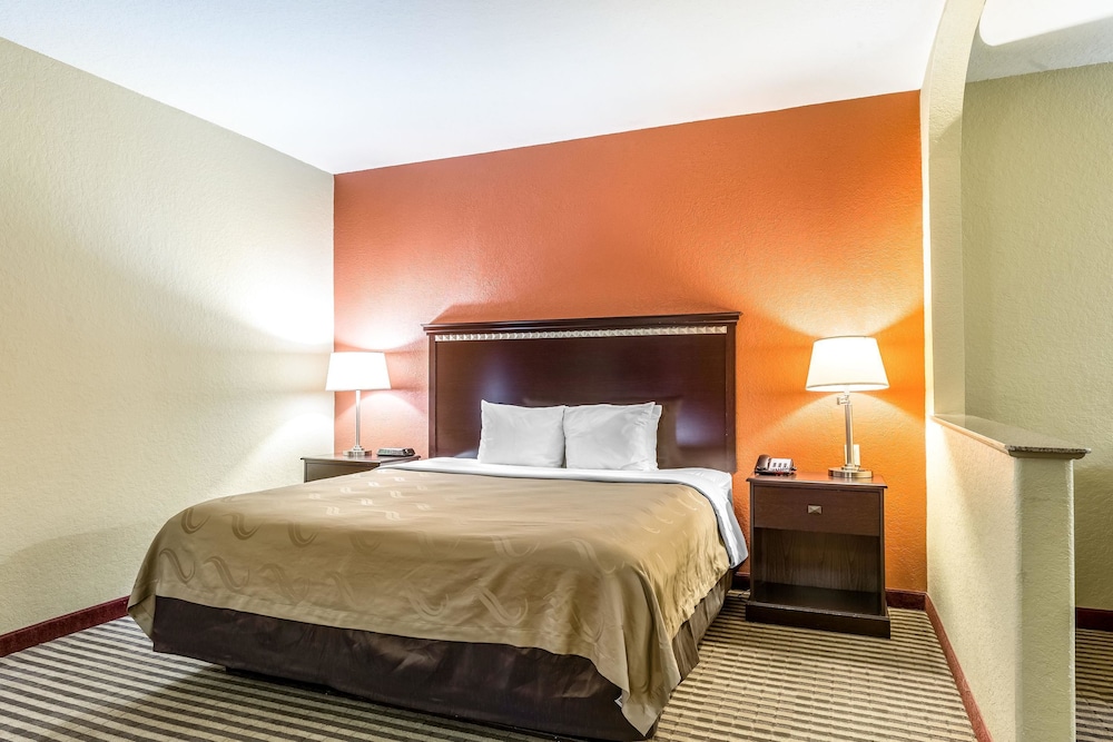 Quality Suites Houston North - Spring 12/41