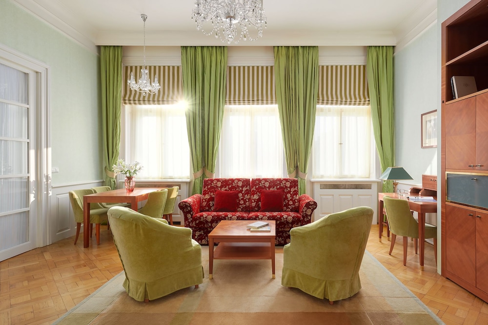 Ventana Hotel Prague 40/71