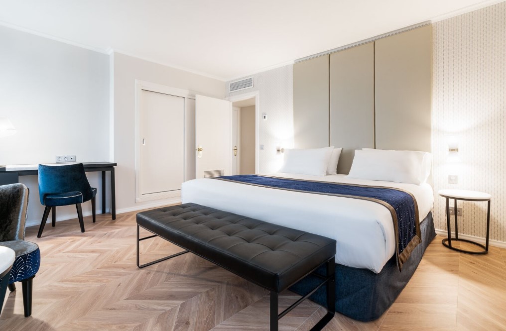 Junior Suite, Single