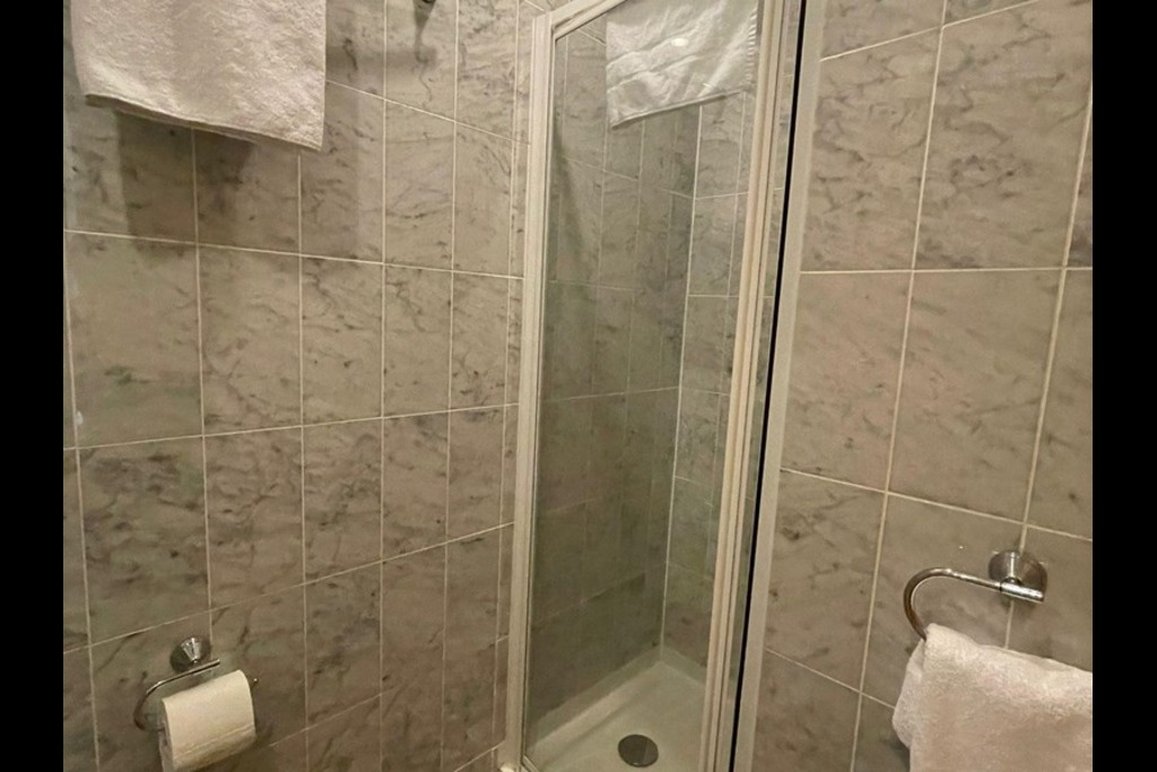 Troy Hotel 44/45