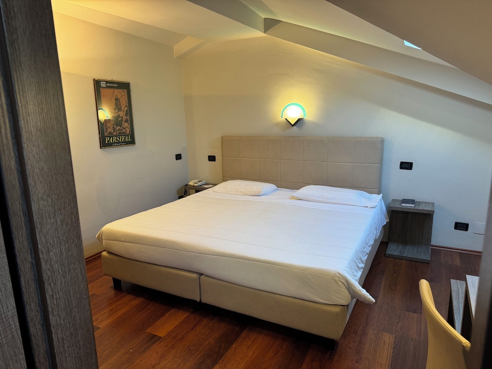 ECONOMY, DOUBLE BED, ATTIC