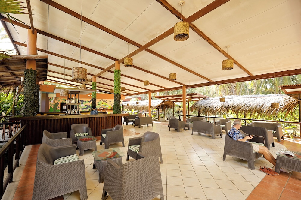 Turtle Beach Lodge 37/50
