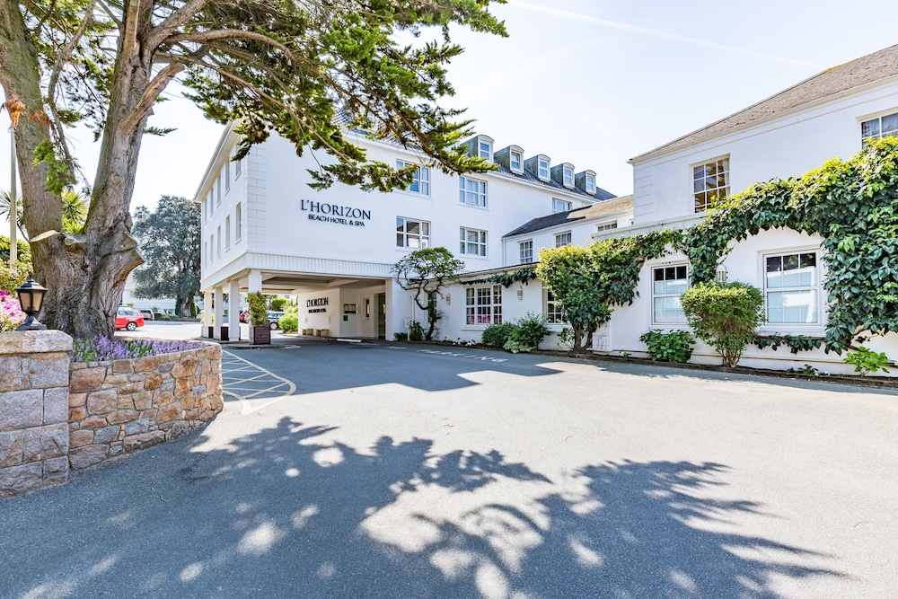 L Horizon Beach Hotel And Spa 58/63