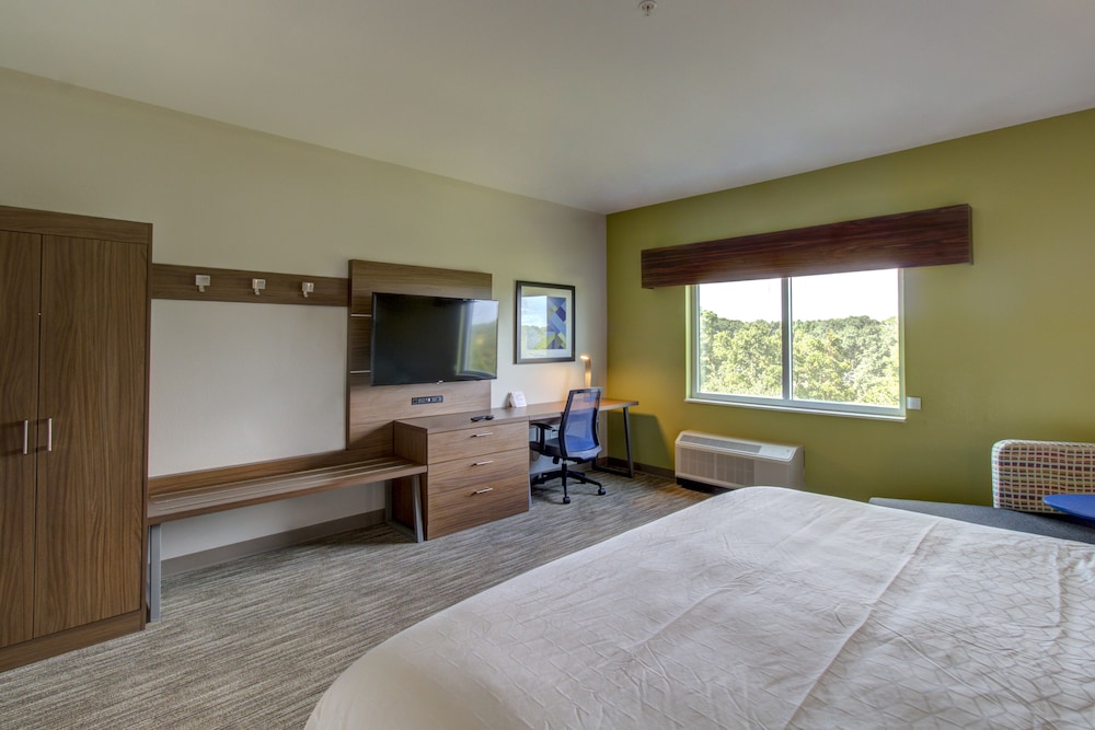 HOLIDAY INN EXPRESS FORT WALTON BEACH CENTRAL 12/47