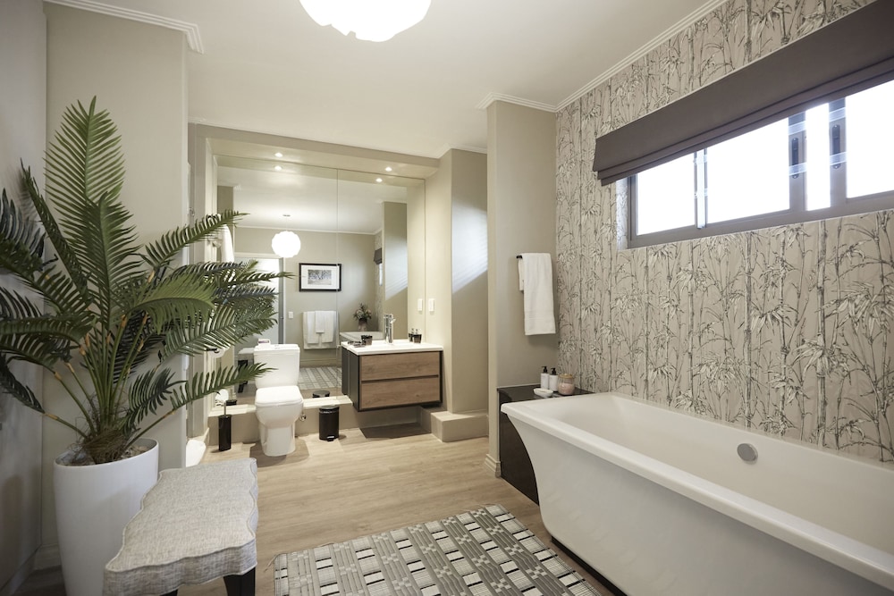 The Hyde All-Suite Hotel 37/46