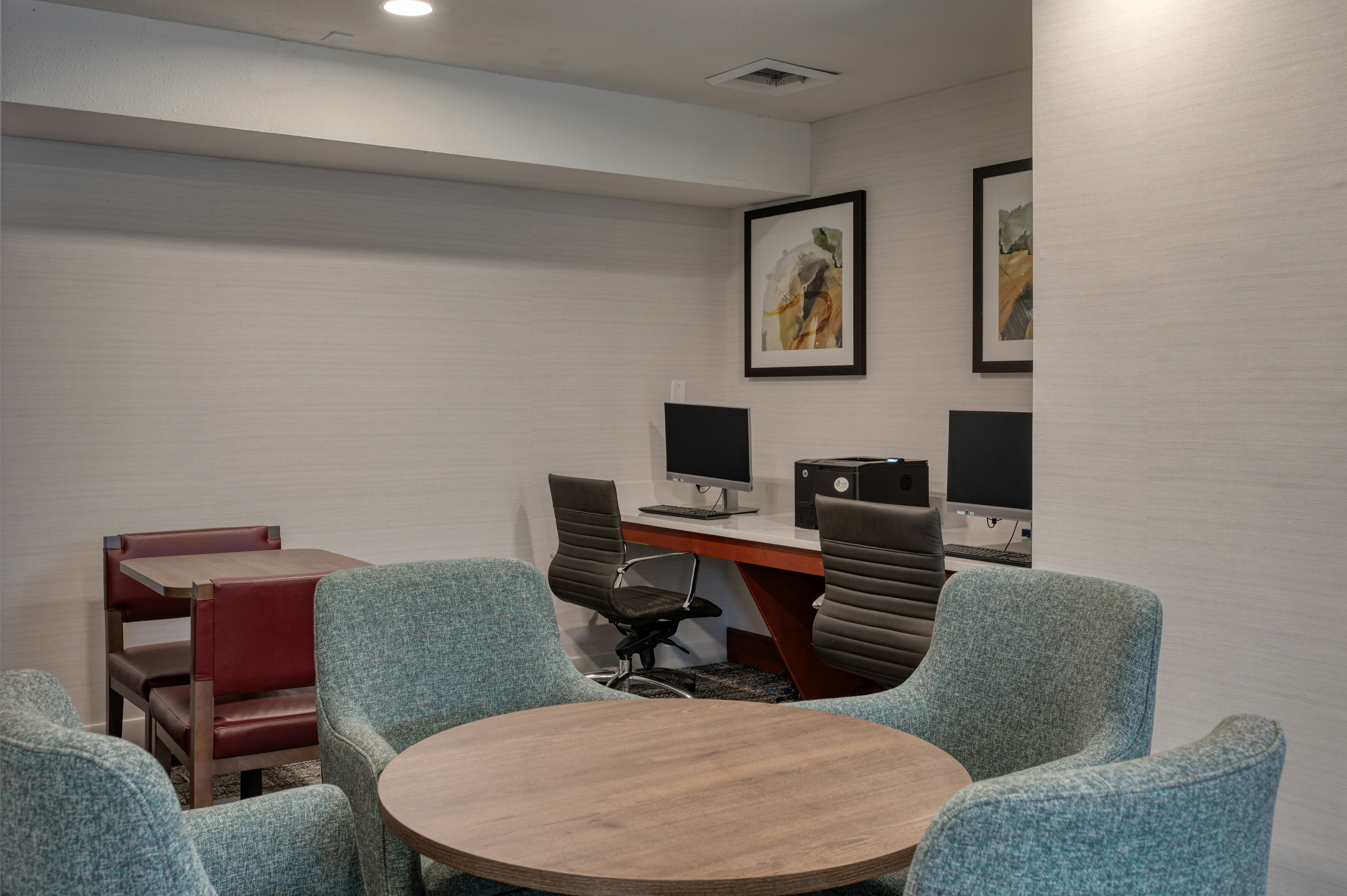 Staybridge Allentown Bethlehem Airport Suites 54/69