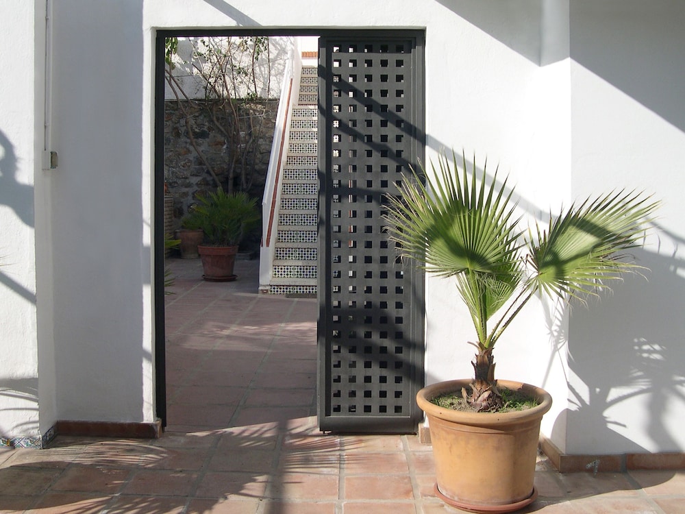 Apartamentos Turisticos La Mundial 8/48