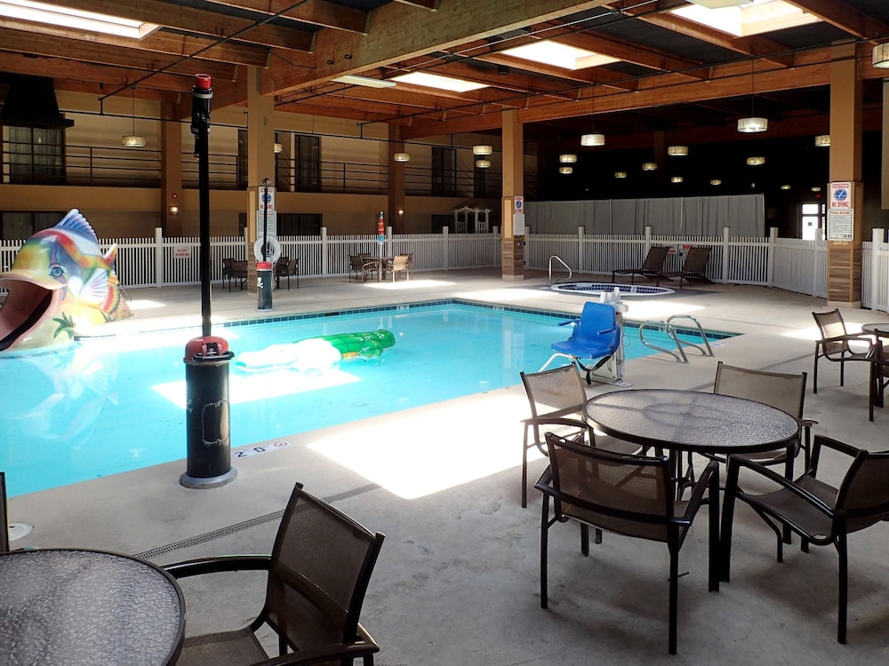 Ramkota Hotel And Conference Center 26/64
