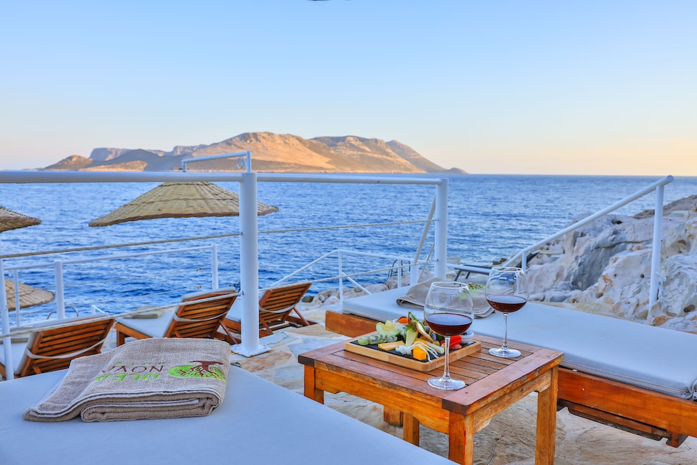 Olea Nova Boutique Hotel 70/73