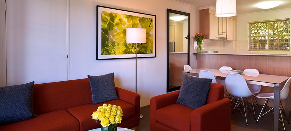 Adina Serviced Apartments Canberra Kingston 39/62