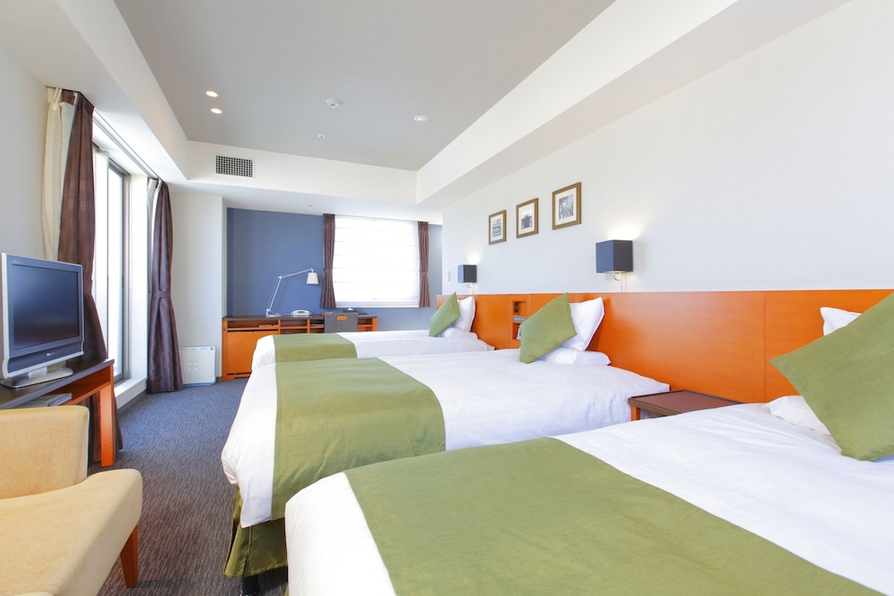 STANDARD, TRIPLE, 2 SEMI DOUBLE BEDS AND 1 SINGLE BED