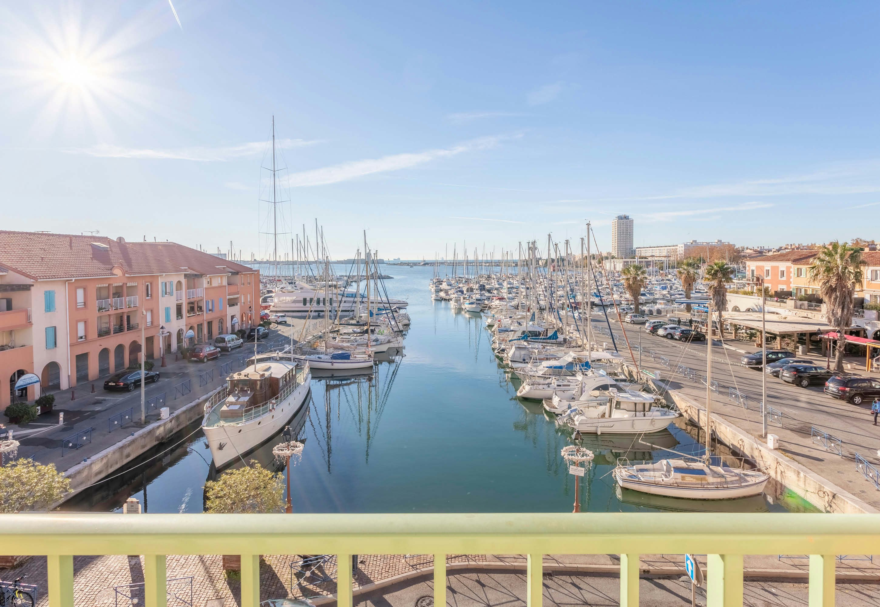 B&B HOTEL MARTIGUES Port de Bouc 22/24
