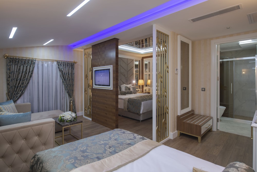 Elysium Green Suites 21/60