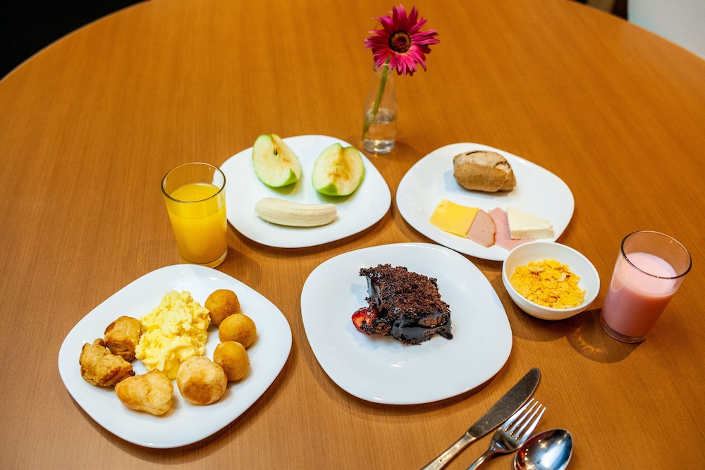 Ibis Porto Alegre Assis Brasil 65/74