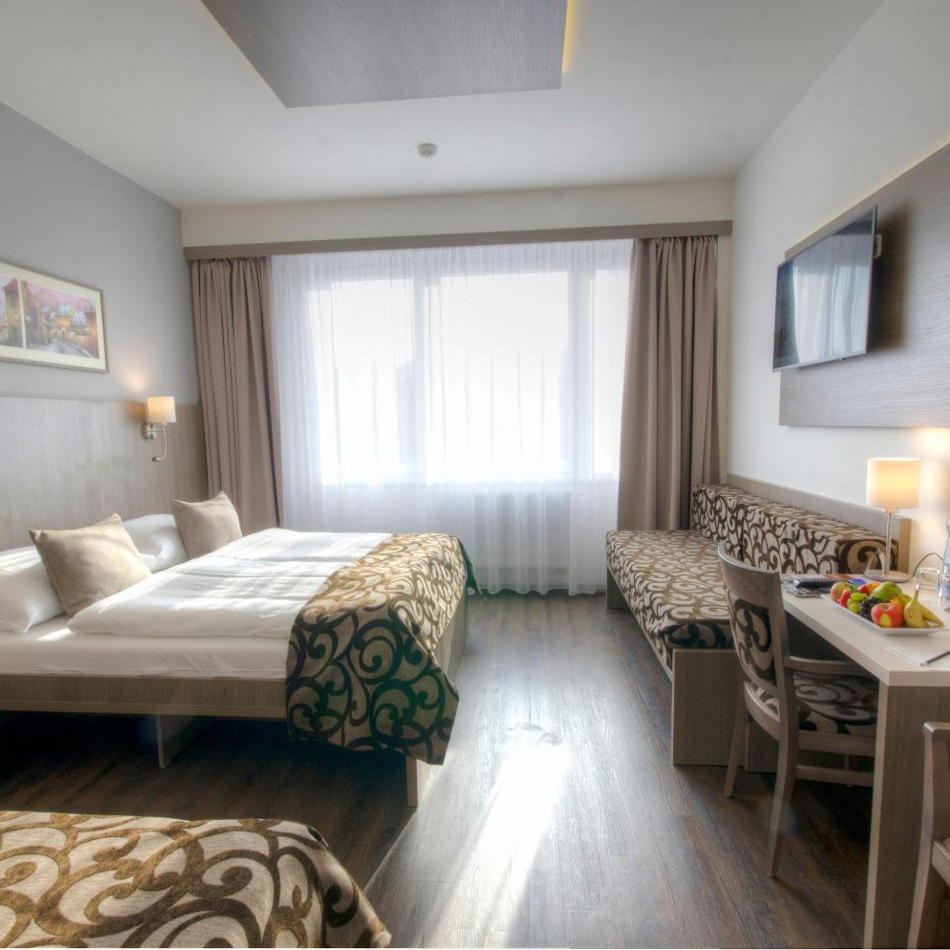 Water, Deluxe, Triple, Single Bed