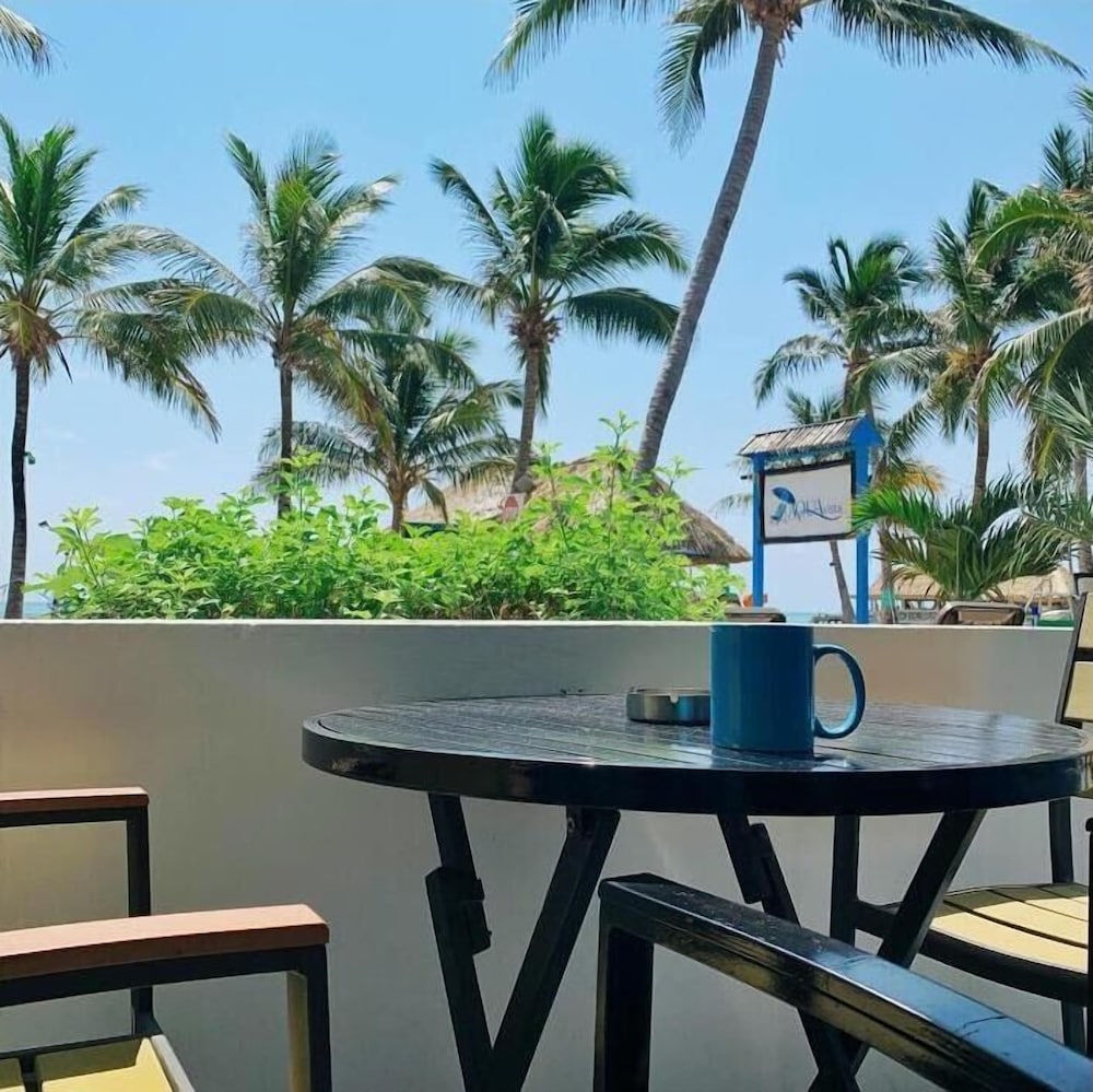 Aquavista Beachfront Suites 26/29
