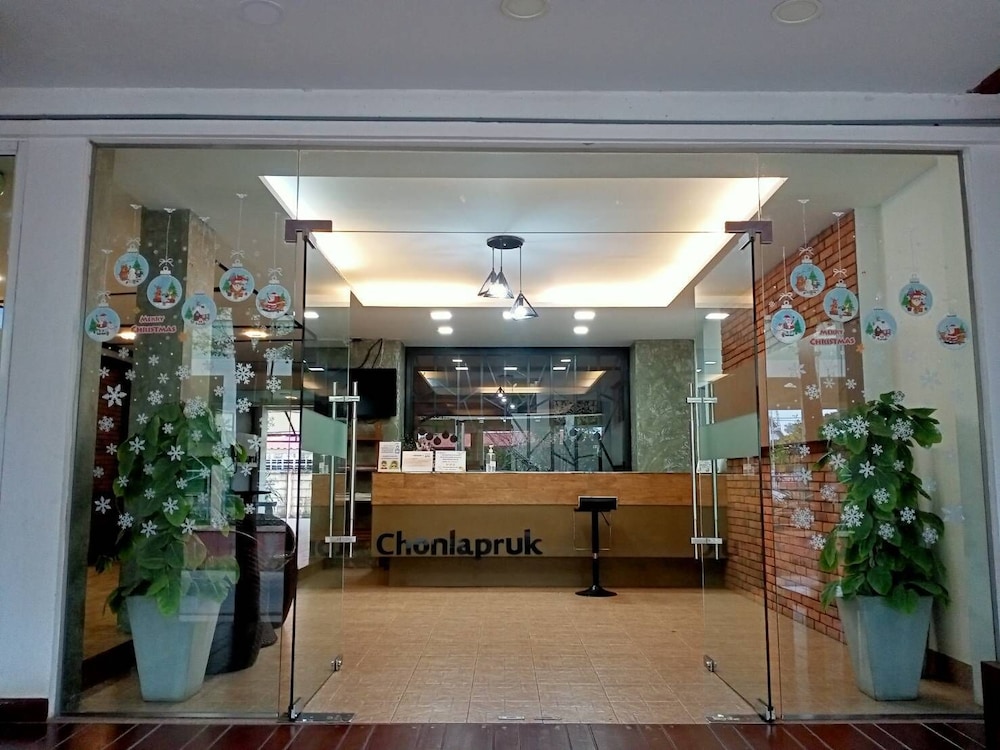 Chonlapruk Lakeside Hotel 18/56