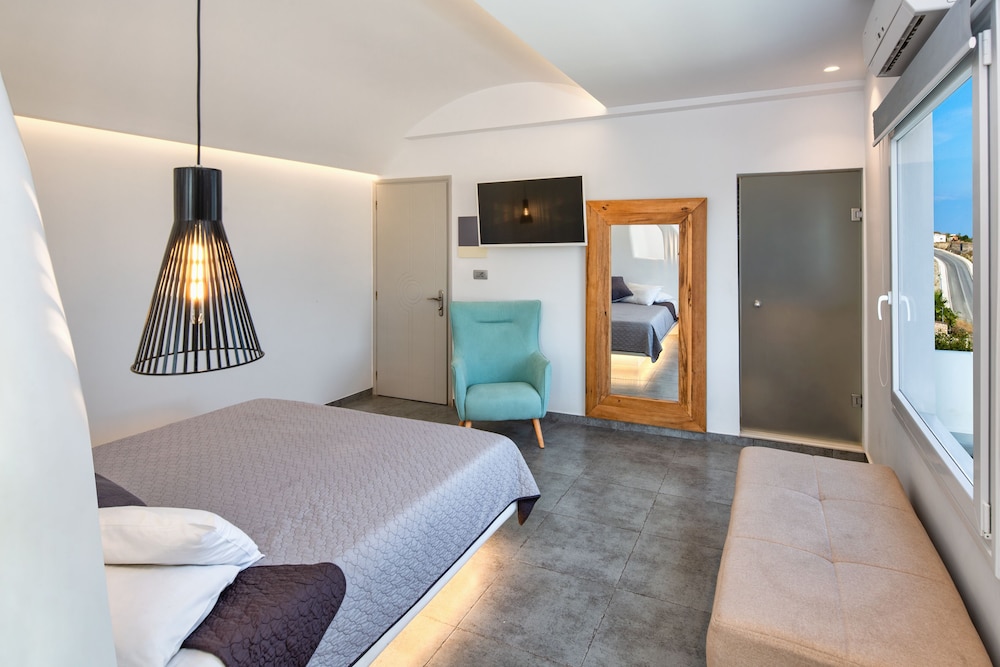 Deluxe, Suite, Double Bed, Sea View, Outdoor Jetted Tub