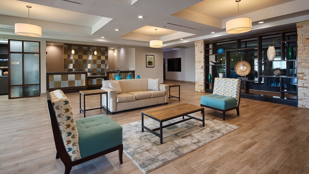 Best Western Plus College Station Inn and Suites 25/35