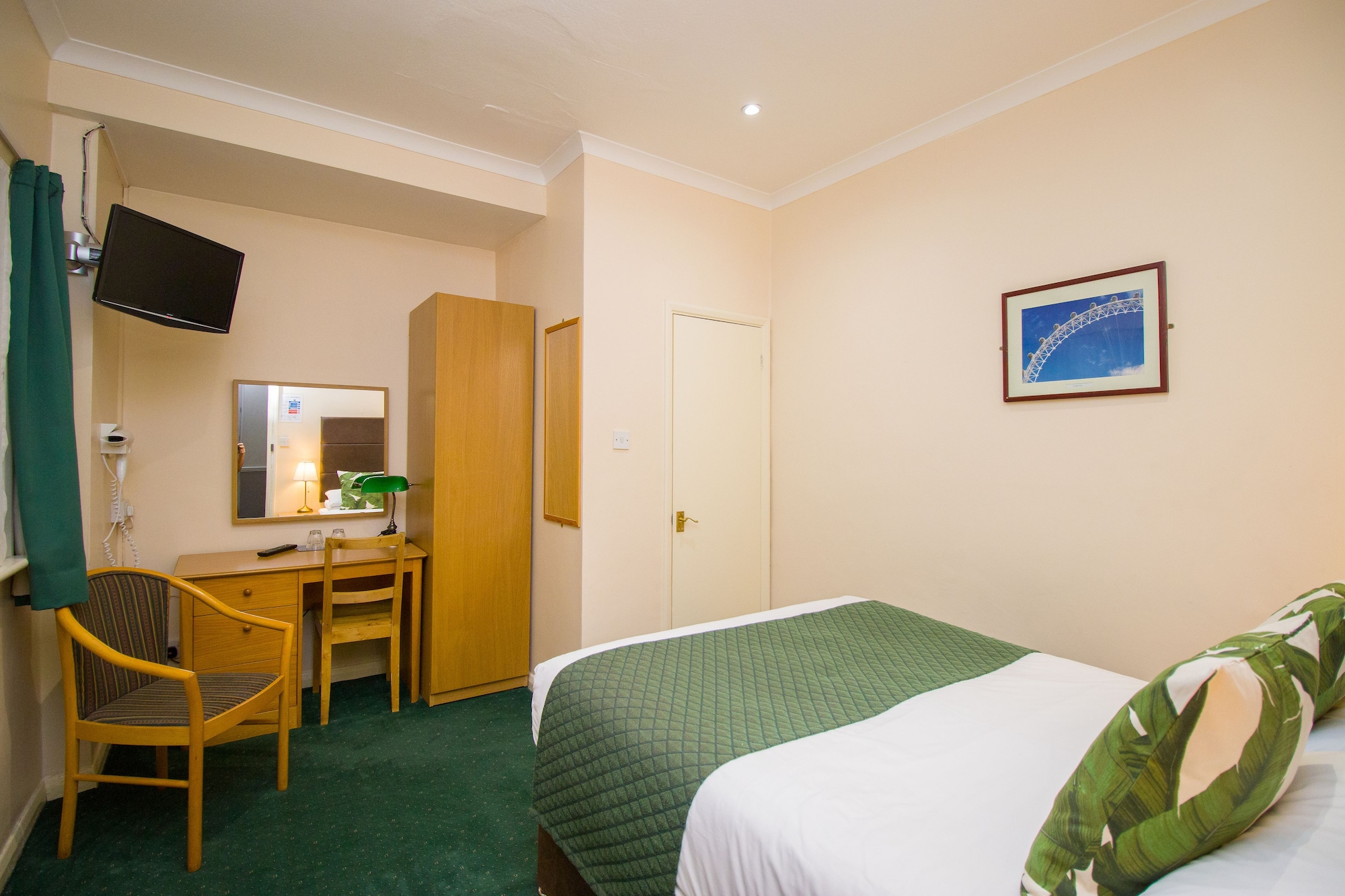 SEMI BASEMENT, DOUBLE BED