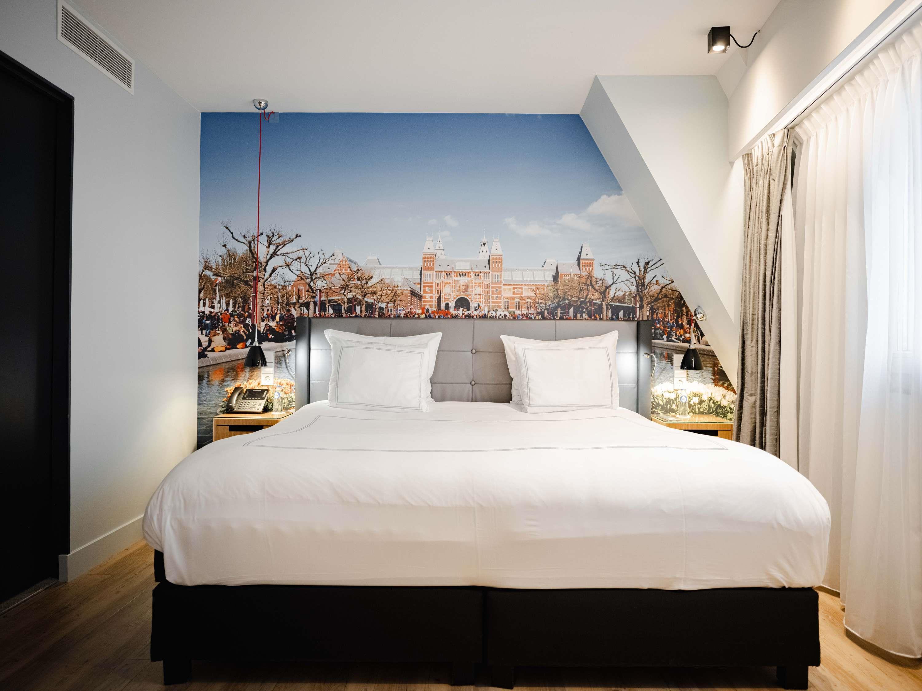 Suite, City View