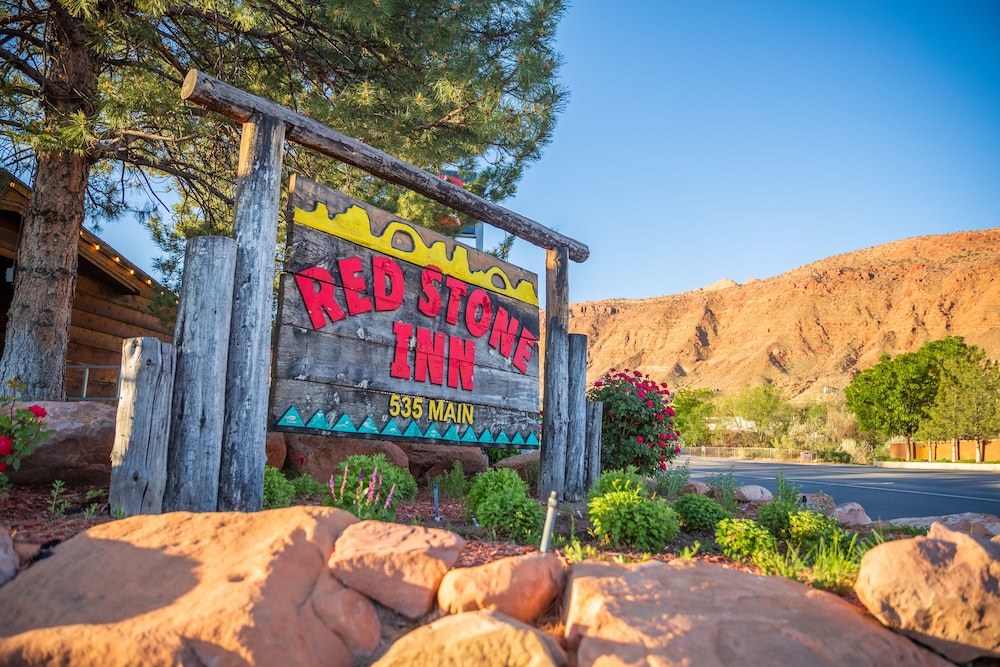 Red Stone Inn 4/44