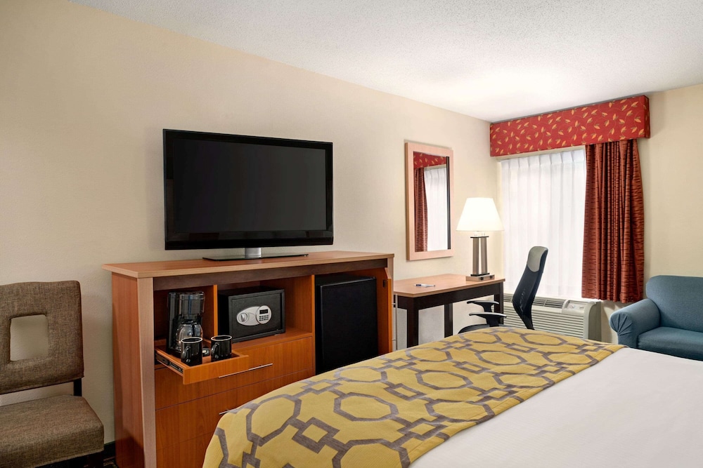 Baymont by Wyndham North Dartmouth / Fall River 42/46