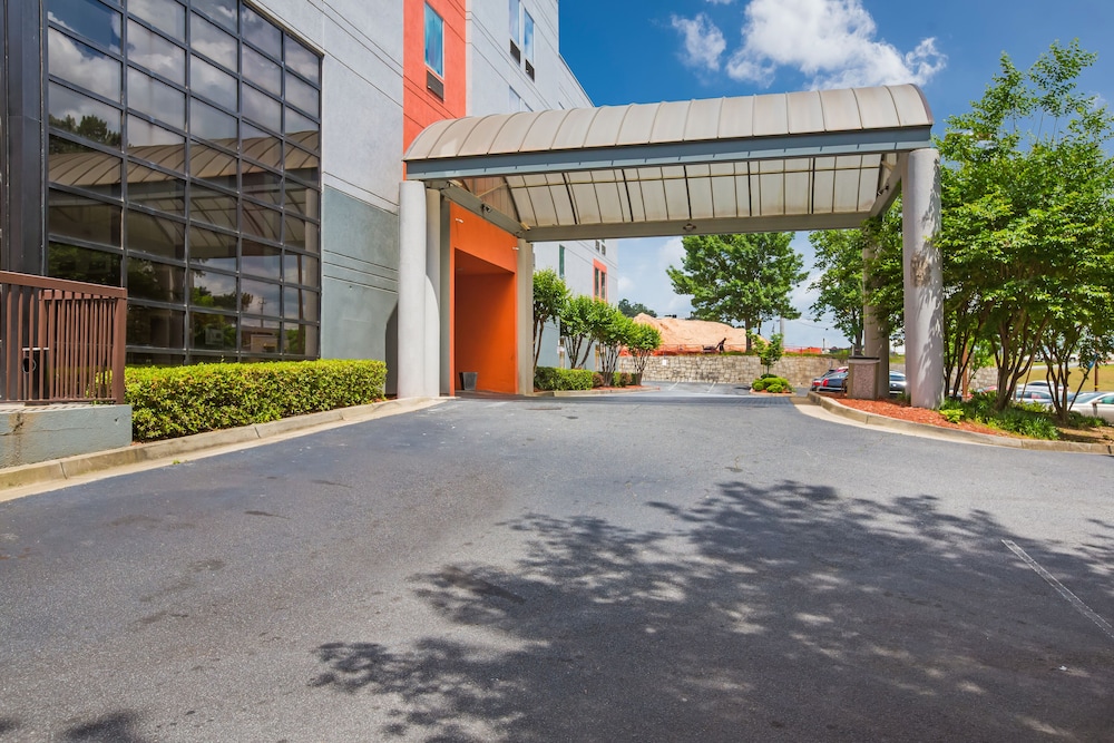 Budgetel Inns & Suites - Atlanta Galleria Stadium 17/25