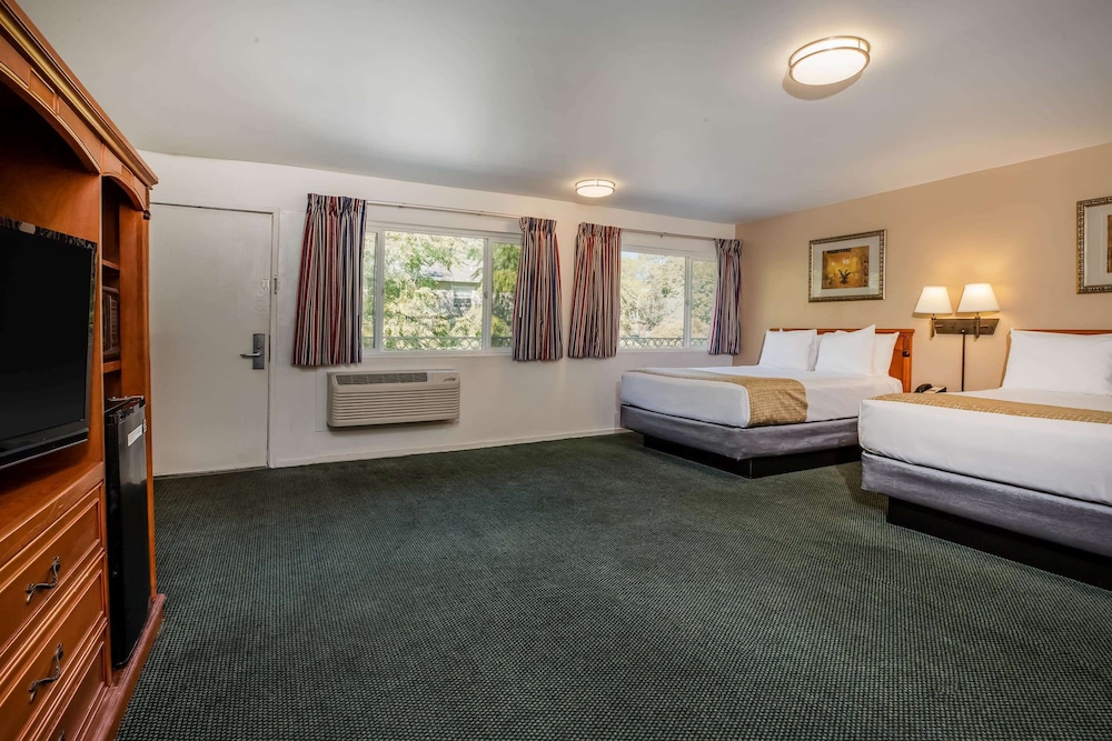 Travelodge by Wyndham Red Bluff South of Redding 33/65