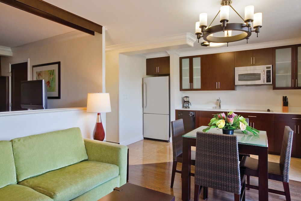 Regency on Beachwalk Waikiki by OUTRIGGER 33/50
