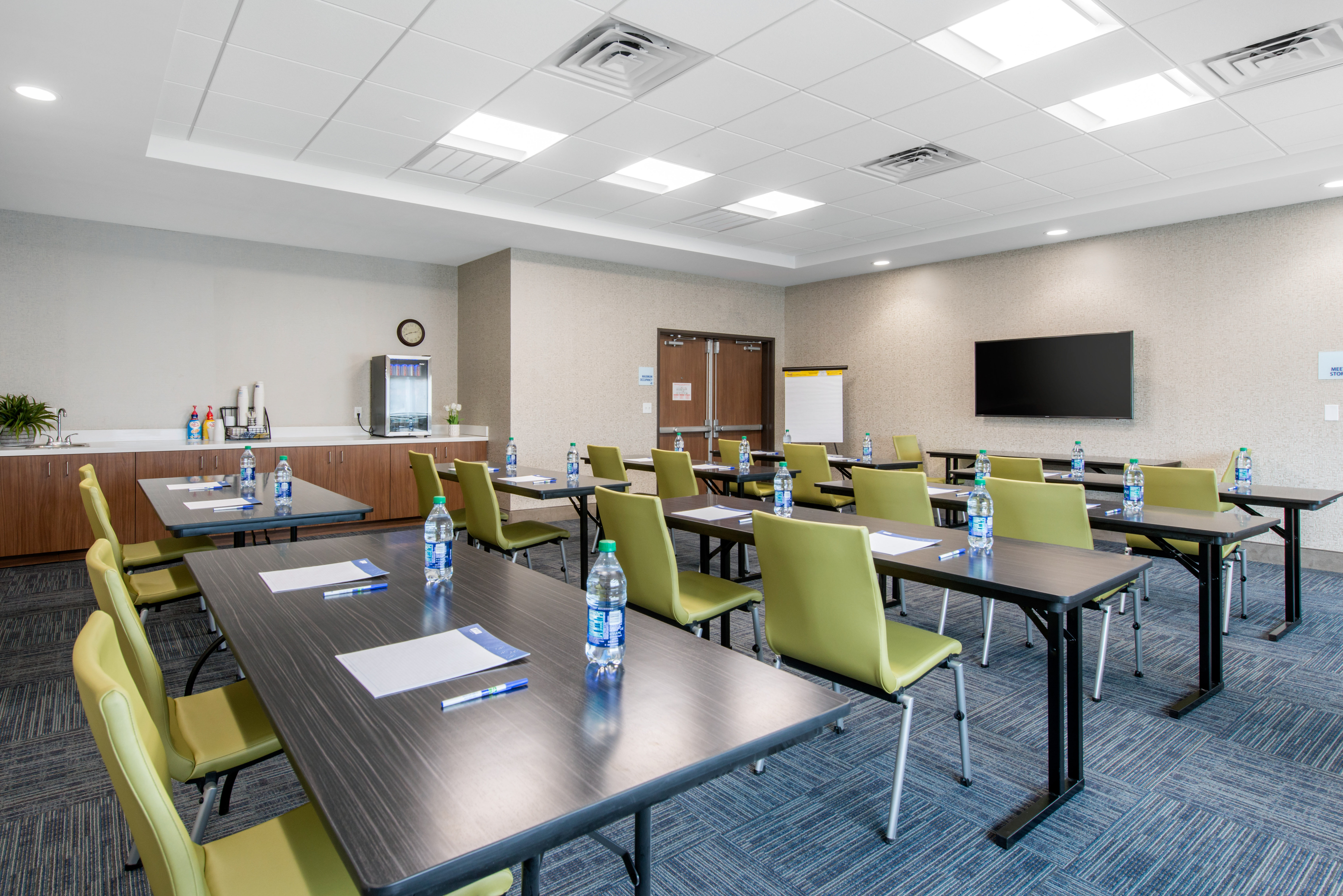Holiday Inn Express & Suites Ruskin - Sun City 45/59